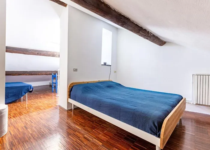 Porta Ticinese Colorful Apartment!