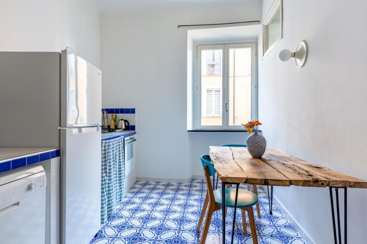 Apartment Porta Ticinese Colorful Apartment! Milan