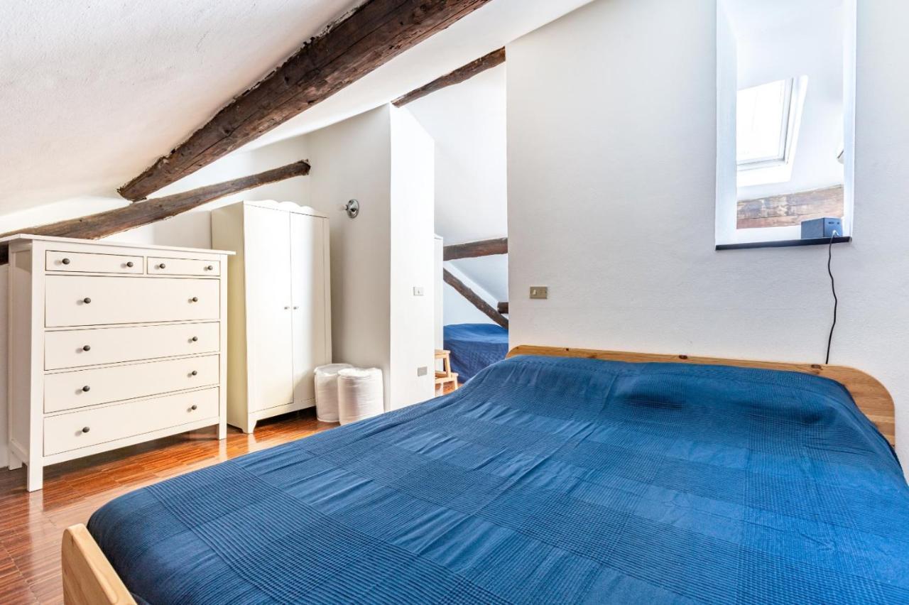 Porta Ticinese Colorful Apartment! * Milan
