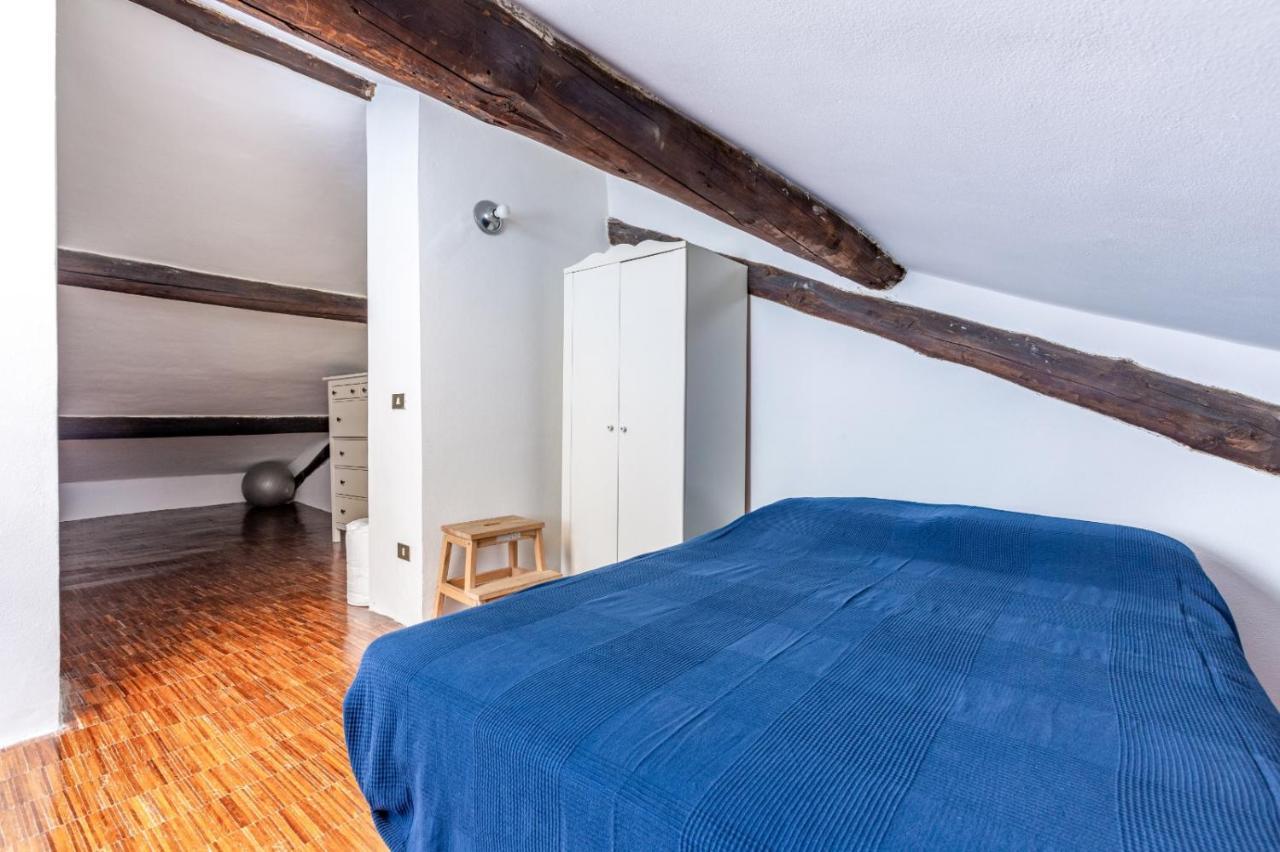 Porta Ticinese Colorful Apartment! * Milan